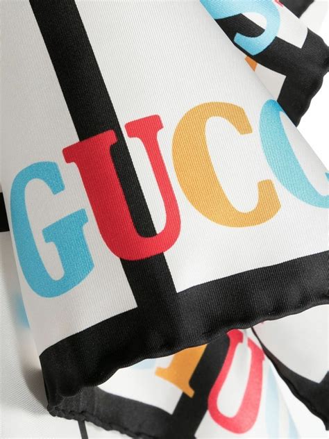 foulard gucci da 3mila euro dalla cina|foulard Gucci donna firmata.